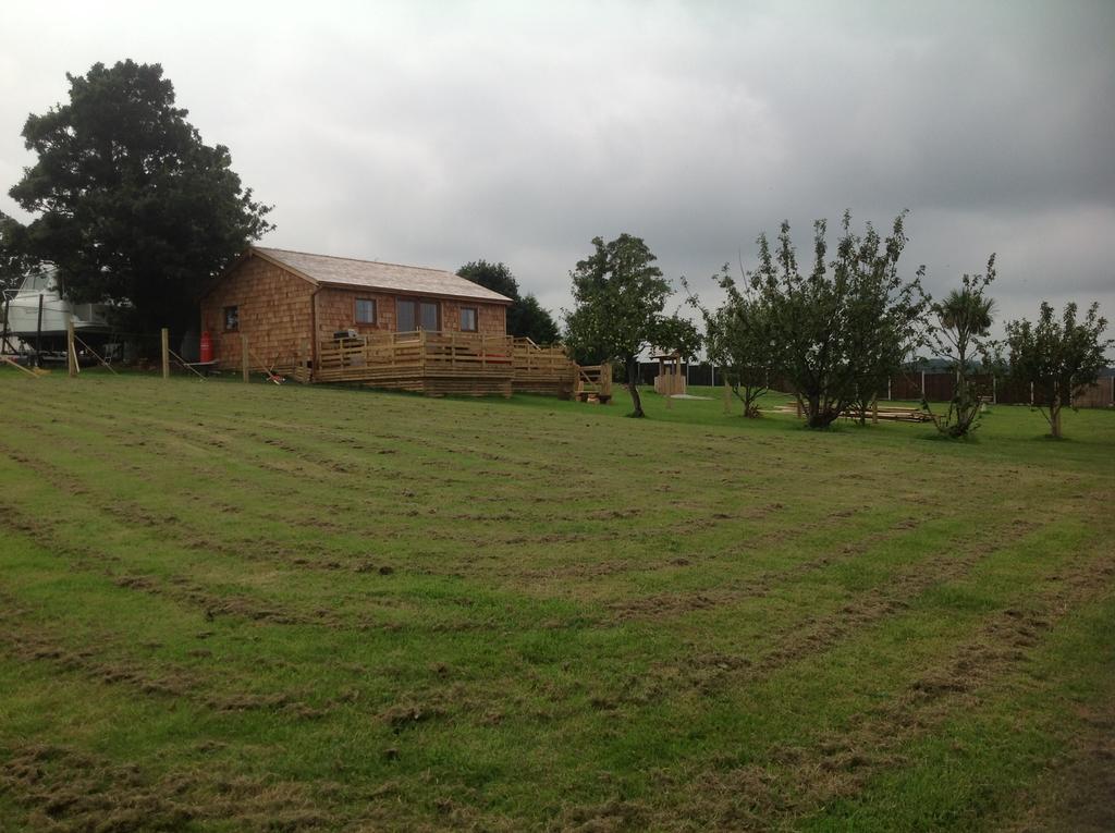 Orme View Lodges Llandegai Exterior photo
