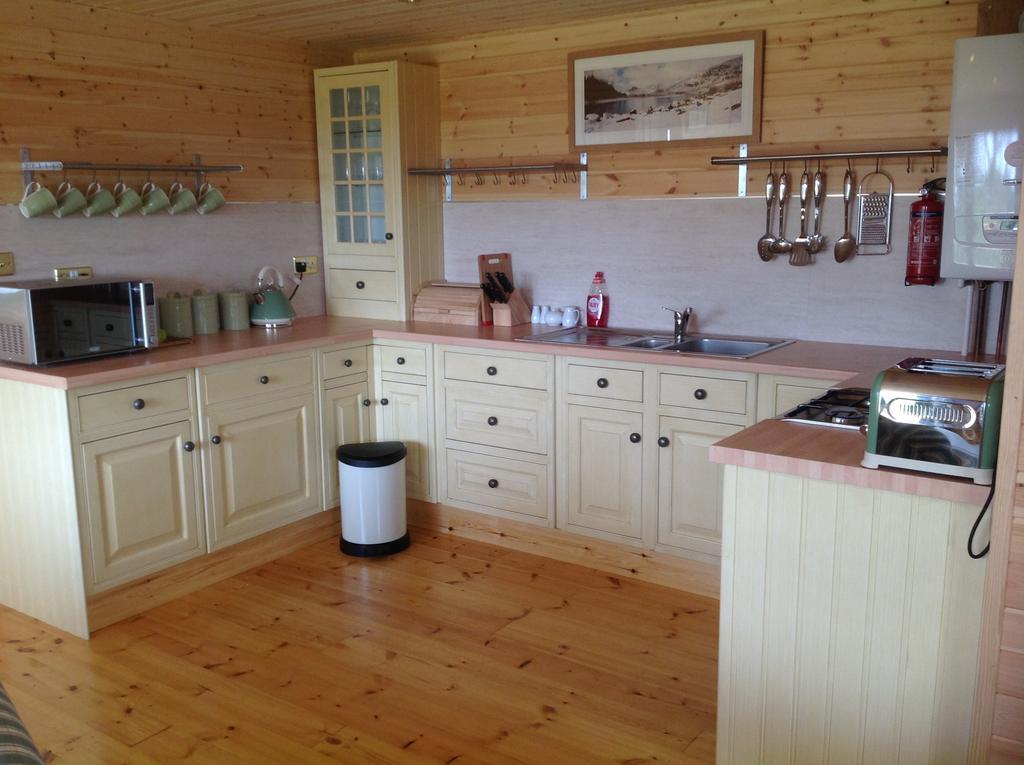 Orme View Lodges Llandegai Room photo
